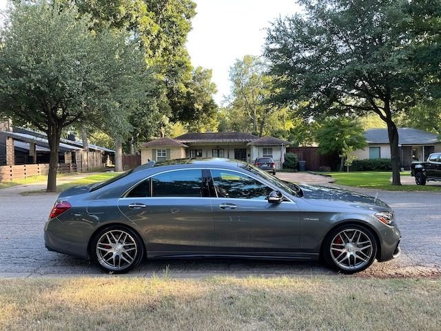 2020 Mercedes-Benz S63 AMG - Very Low Mileage 2020 S 63 AMG FS - Used - VIN VIN: WDDUG8JB1LA5 - 3,787 Miles - 8 cyl - AWD - Manual - Sedan - Gray - Dallas, TX 75209, United States