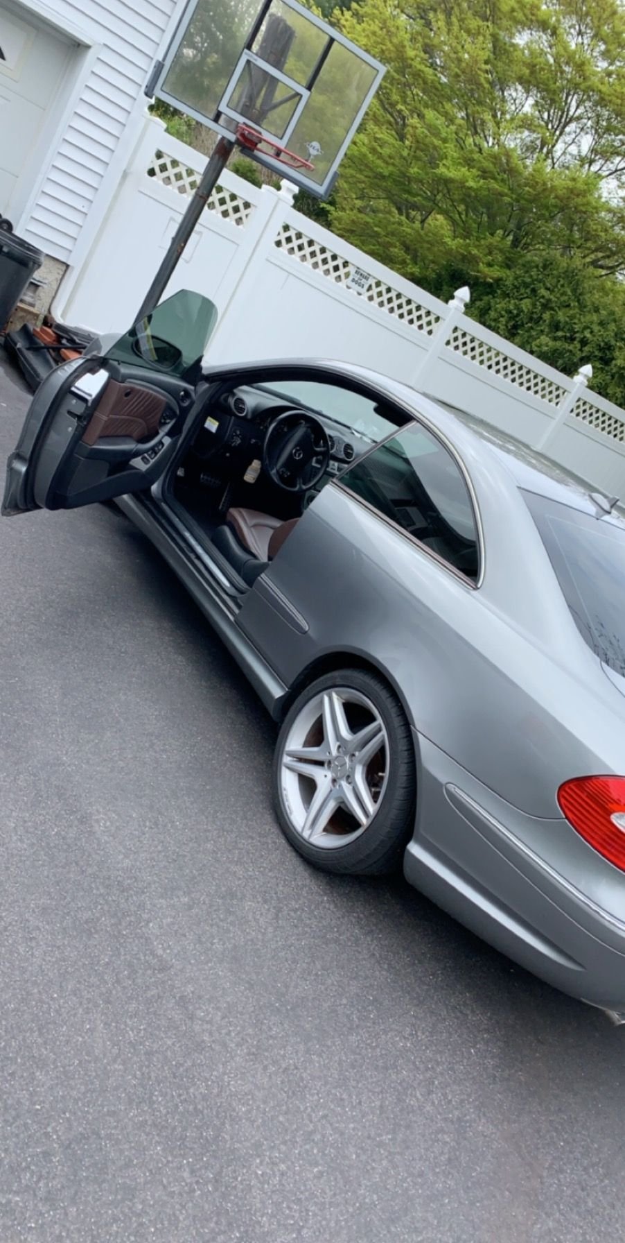 2009 Mercedes-Benz CLK350 - 2009 Mercedes Benz CLK350 Grand Edition - Used - VIN WDBTJ56H49F261838 - 37,500 Miles - 6 cyl - 2WD - Automatic - Coupe - Silver - Smithtown, NY 11787, United States