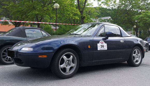 My first Miata (MX-5), a '97 1,8 with full service history, 108 k miles when I bought it in 2014. Sold in 2018.