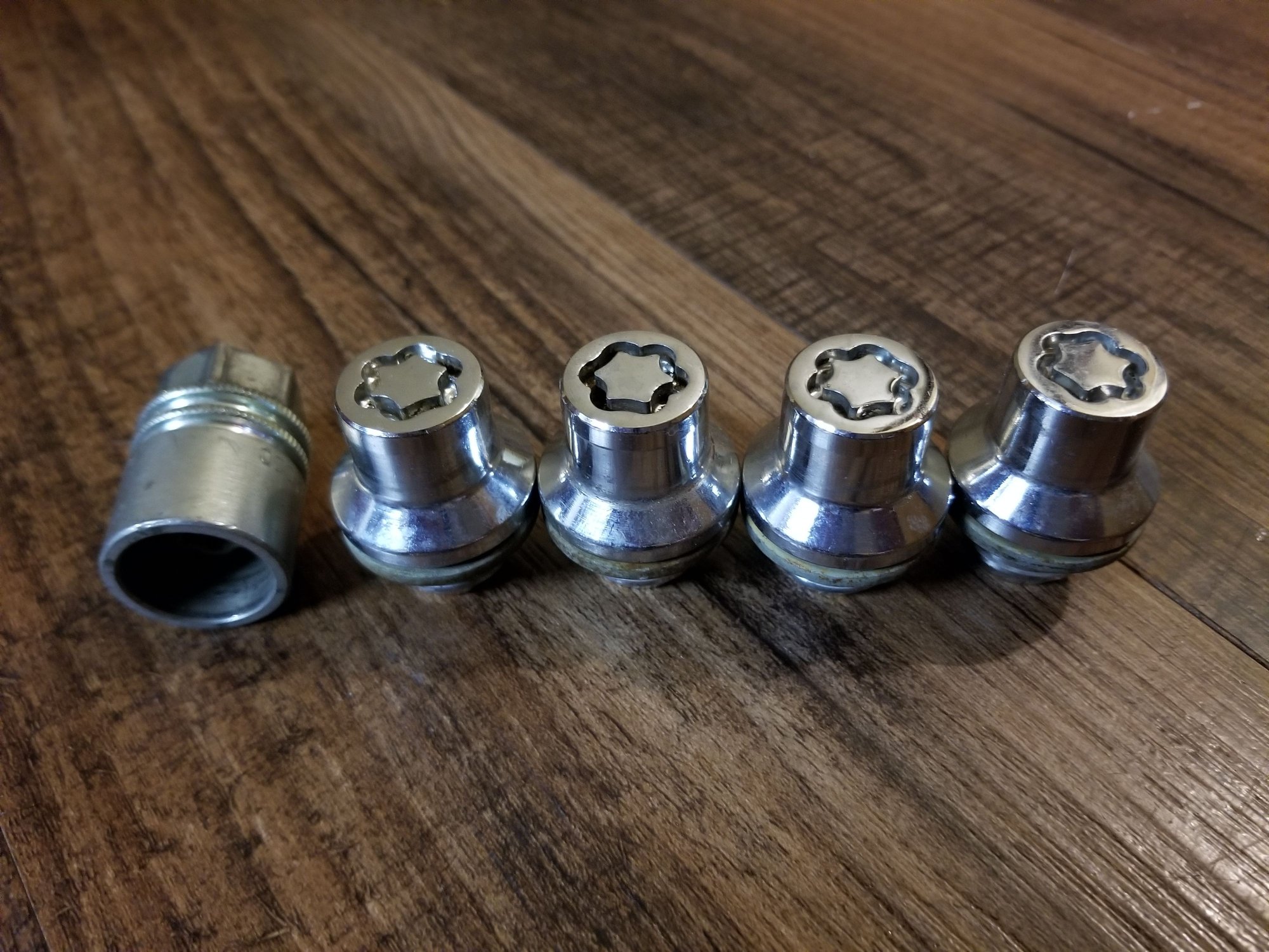 For Sale OEM wheel locks MyG37