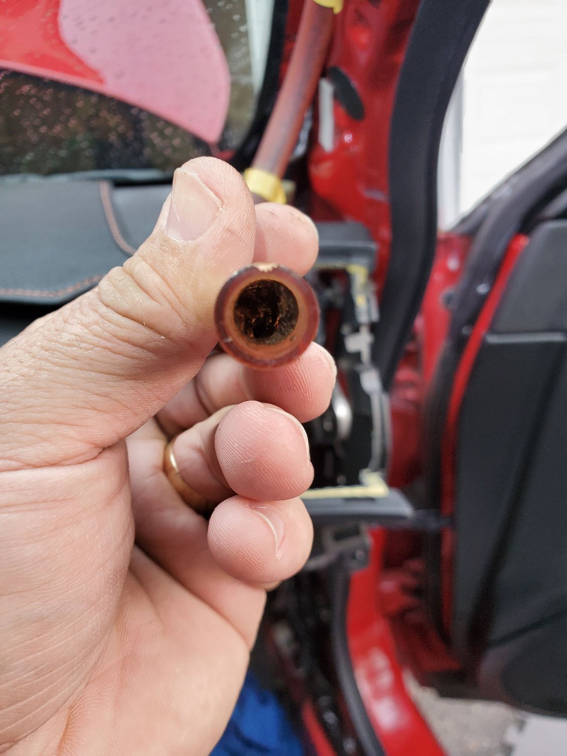 Help Leaking under passenger glove box in G37 Coupe MyG37