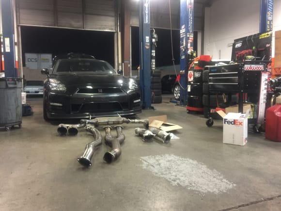 AMS down pipes , AMS mid , HKS exhaust , id1300 injectors , gotboost intakes , visconti flex fuel kit , duel dw300 pumps , ECUtek with wifi connect , and couple other minors stuff going in at friends shop