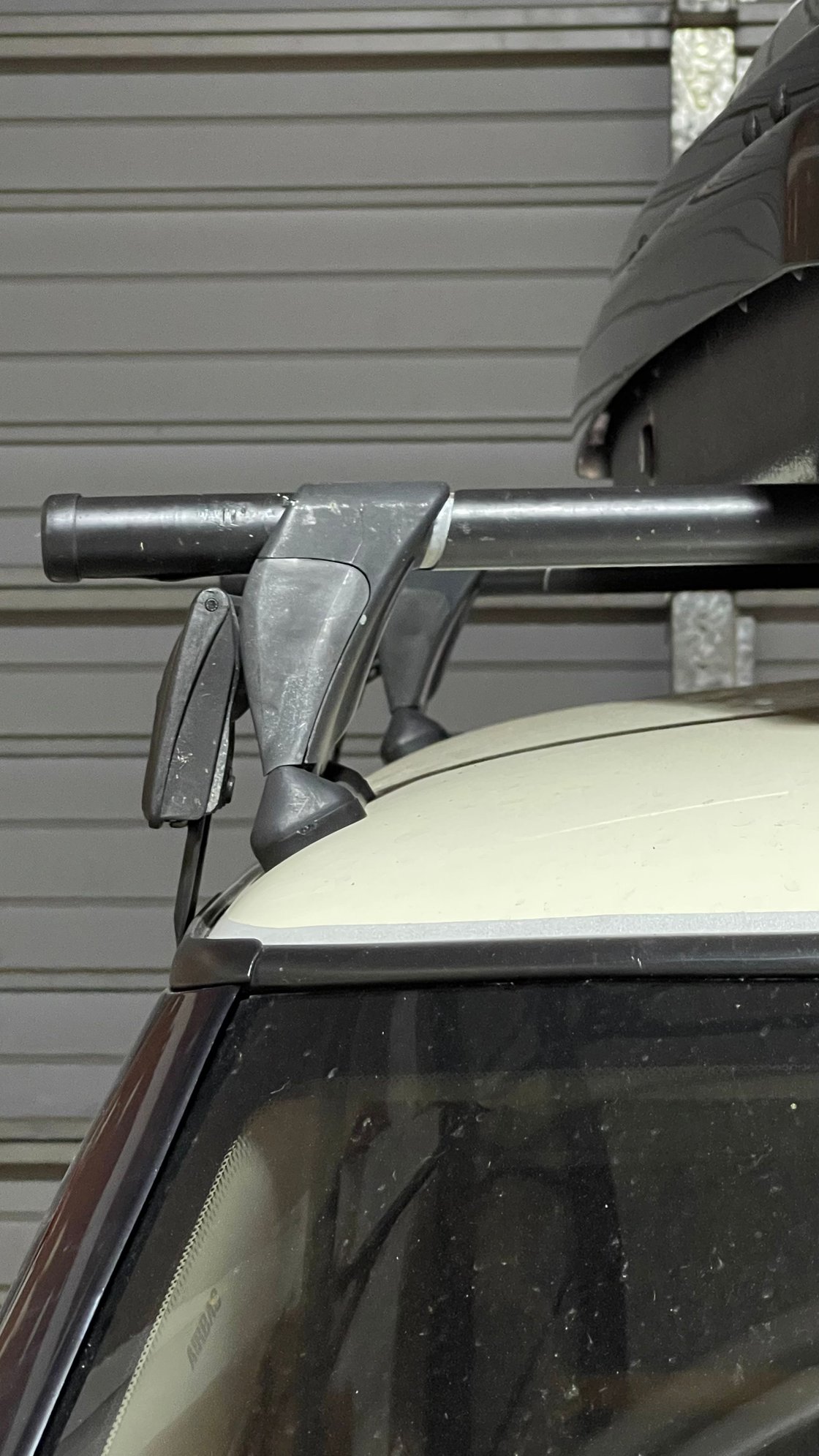 Exterior Body Parts - Yakima roof rack r53 - Used - 2002 to 2006 Mini R53: "Mk I" Mini Cooper S - St Petersburg, FL 33714, United States