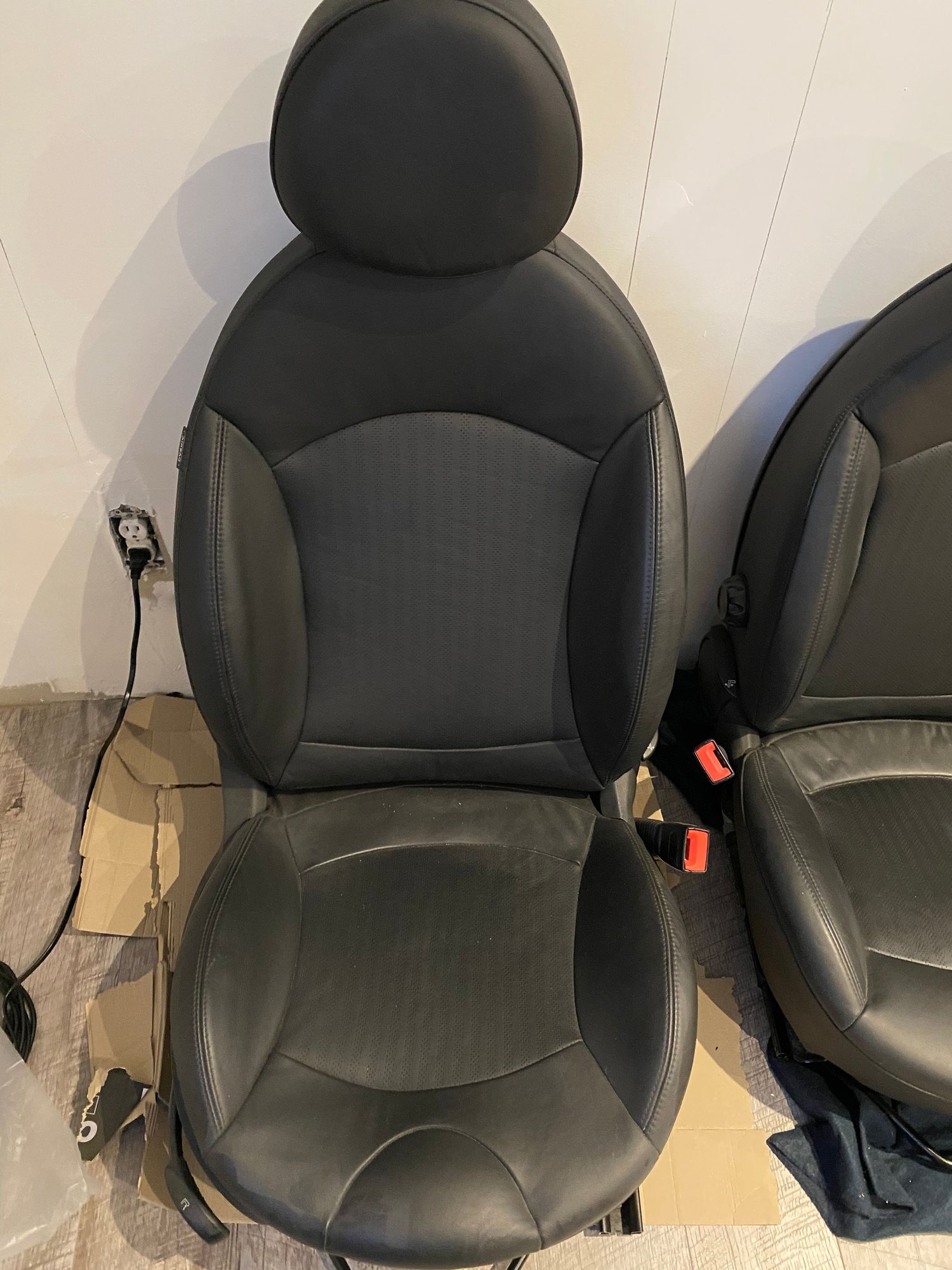 Interior/Upholstery - Leather seating for R55 56 57 58 60 61 - Used - 2007 to 2014 Mini All Models - Campbellville, ON L0P1B0, Canada