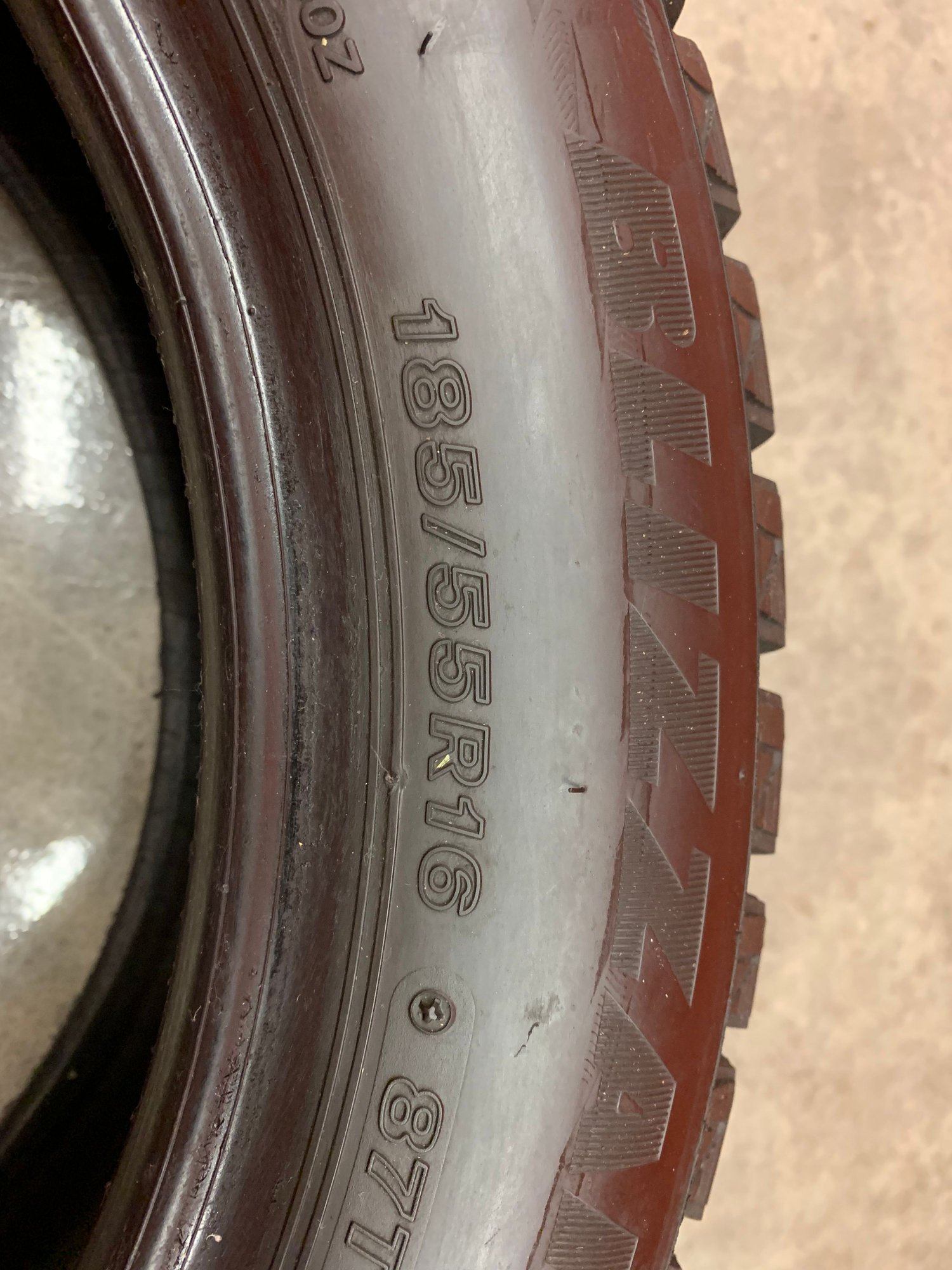 Wheels and Tires/Axles - Free 185/55R16 Blizzaks - set of 4 - Used - All Years Mini All Models - Altoona, PA 16602, United States