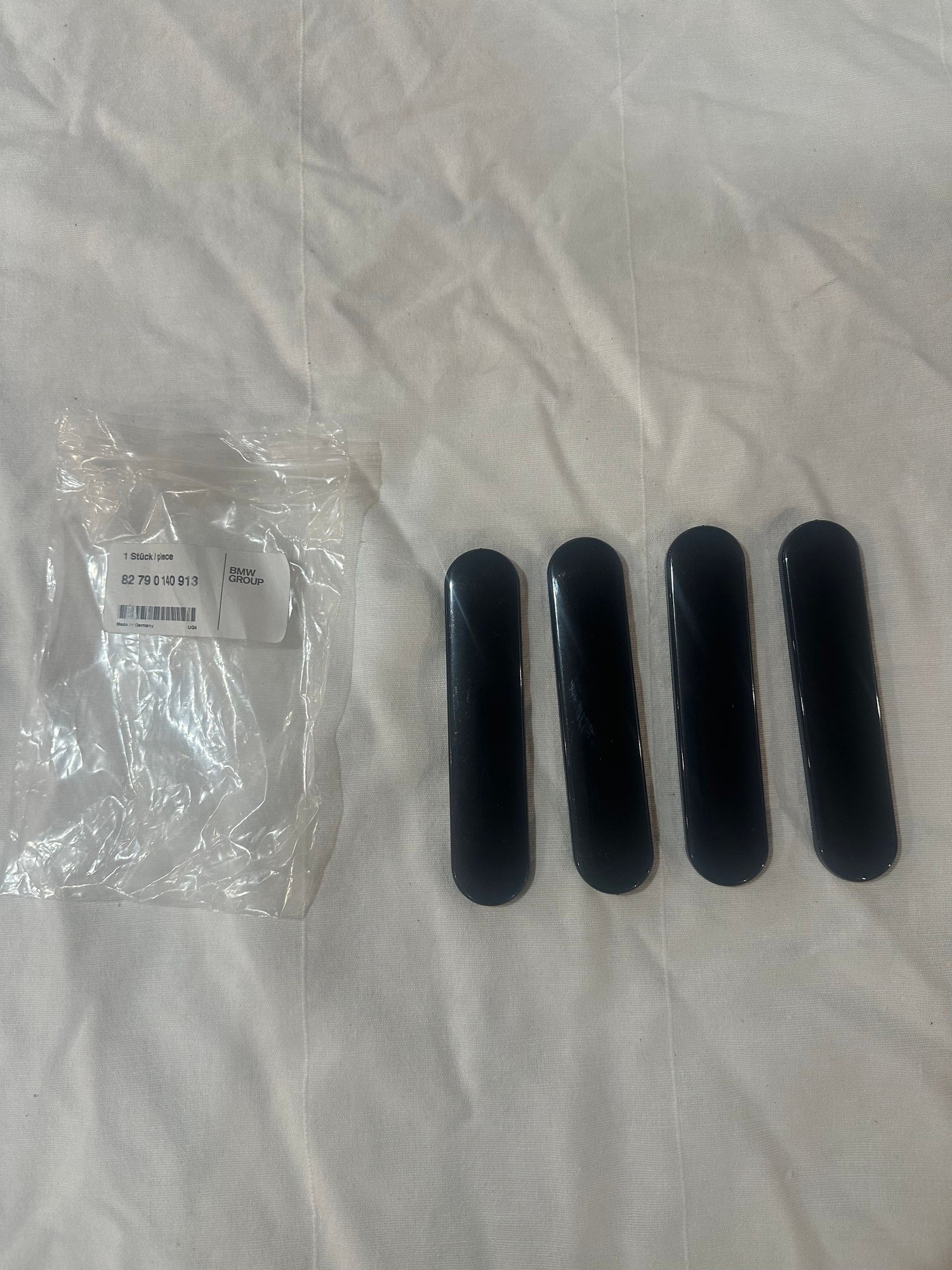 Exterior Body Parts - R53 Roof Rack Screw Cover 82-79-0-140-913 and installation kit - New - All Years  All Models - Montreal, QC H3H2J2, Canada