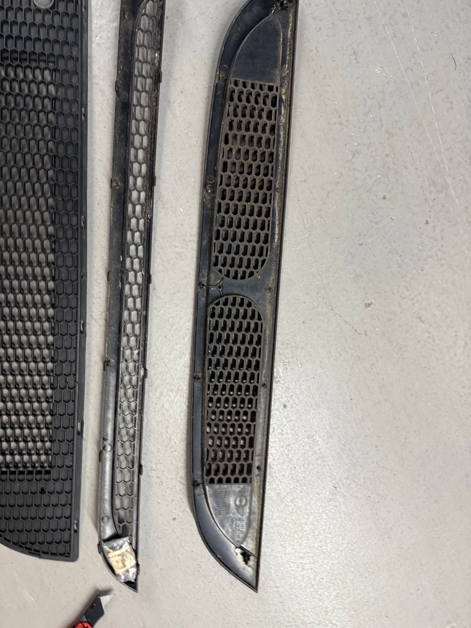 Exterior Body Parts - R52/53 JCW Aero Grills - Used - 2002 to 2006 Mini R50: "Mk I" Mini One & Cooper - 2005 to 2008 Mini R52: "Mk I" Mini Convertible - 2002 to 2006 Mini R53: "Mk I" Mini Cooper S - Hollywood, FL 33019, United States