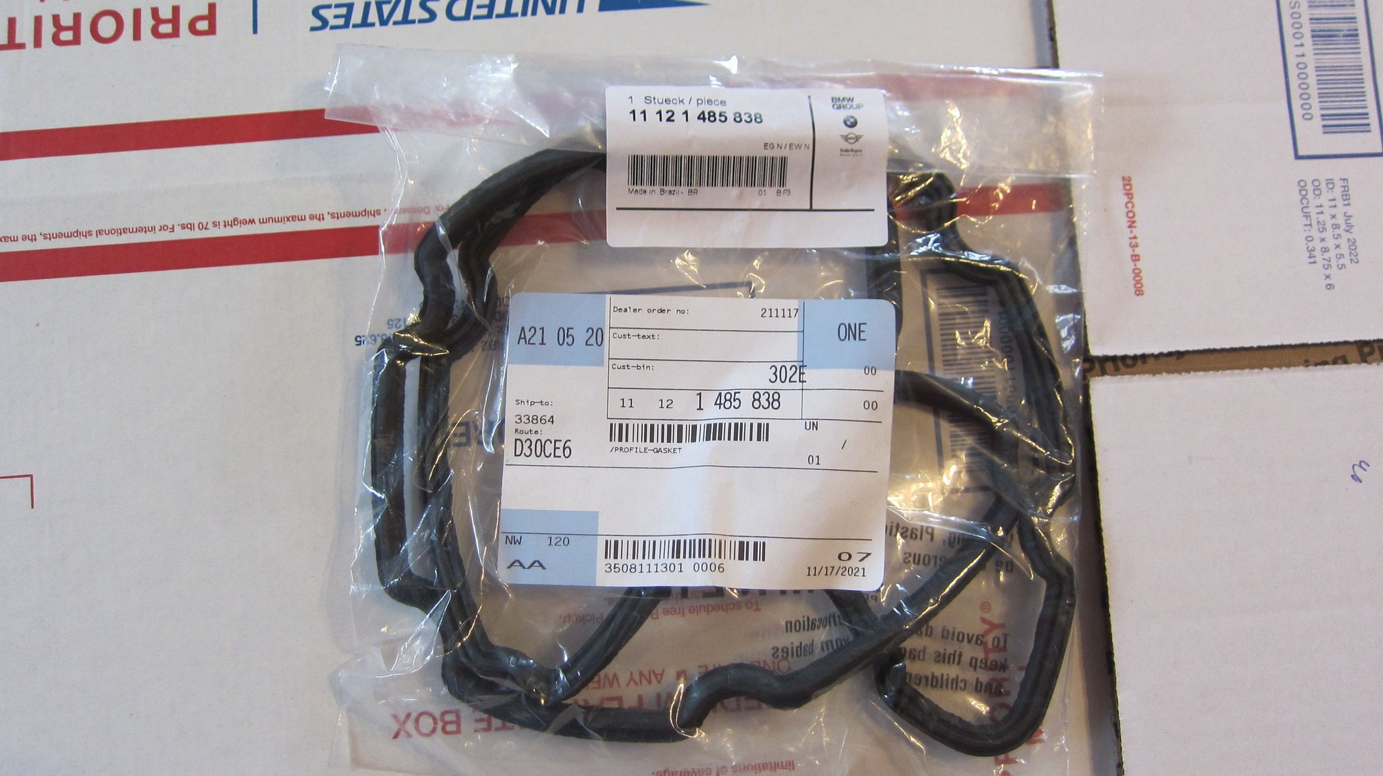 20022006 MINI Cooper R50, R52, R53 Oil Pan, Rocker Cover and Exhaust