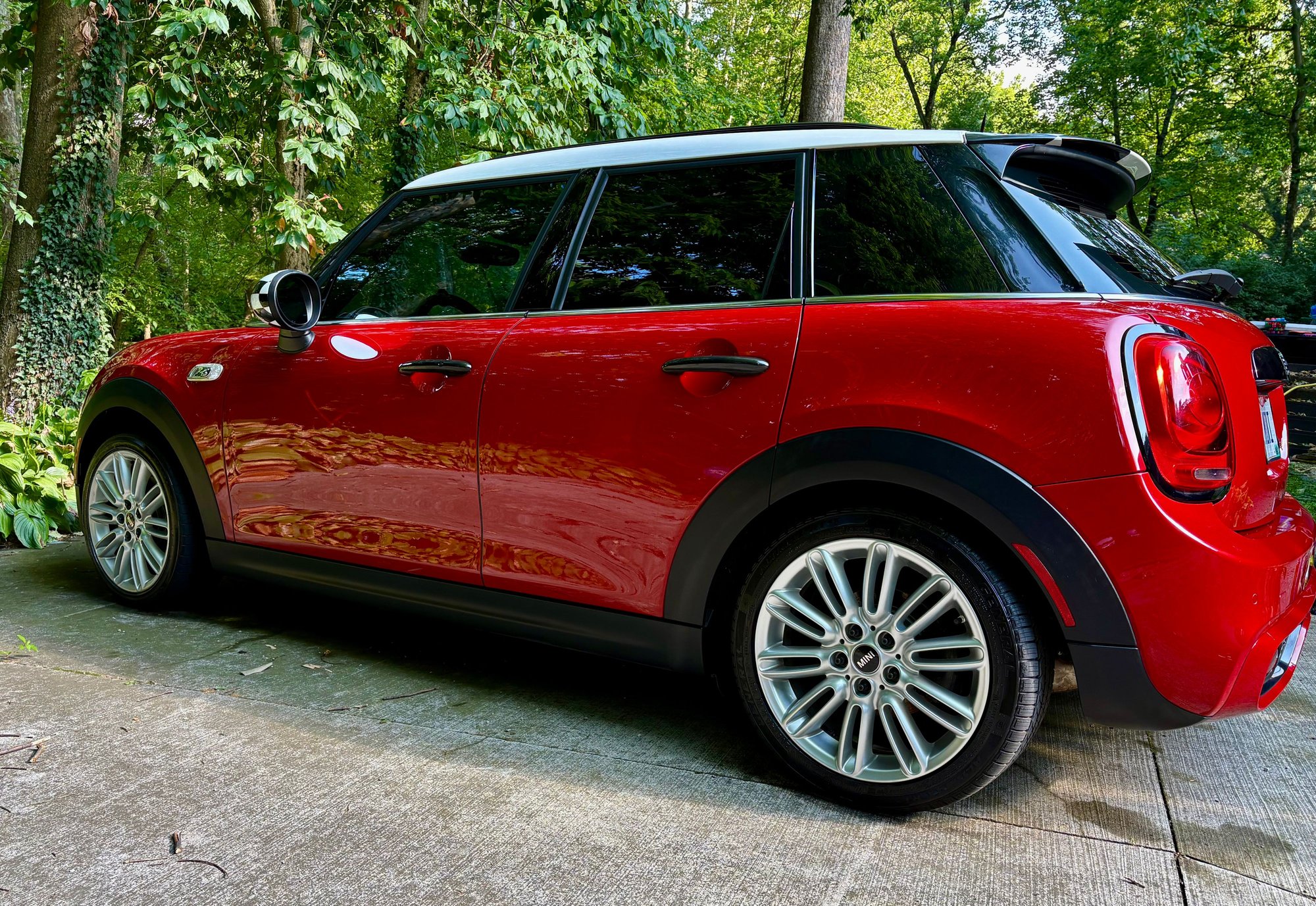 2015 Mini F55: 5-door Hatch - 2015 Mini Cooper S F55 - Used - VIN WMWXU3C50F2B61960 - 64,840 Miles - 4 cyl - 2WD - Manual - Hatchback - Red - Delaware, OH 43015, United States