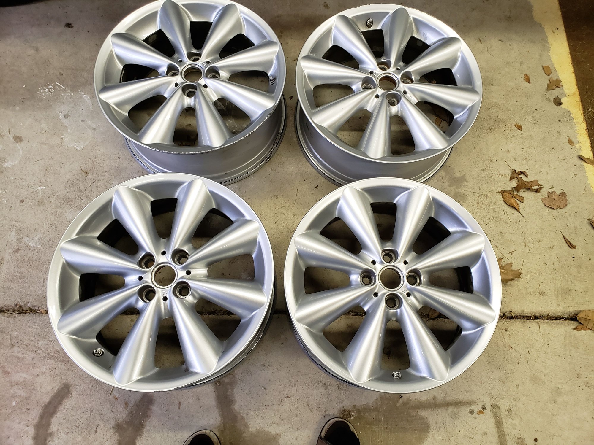 Wheels and Tires/Axles - Silver eight spoke rims - Used - 2011 to 2013 Mini All Models - Mayfield, KY 42066, United States