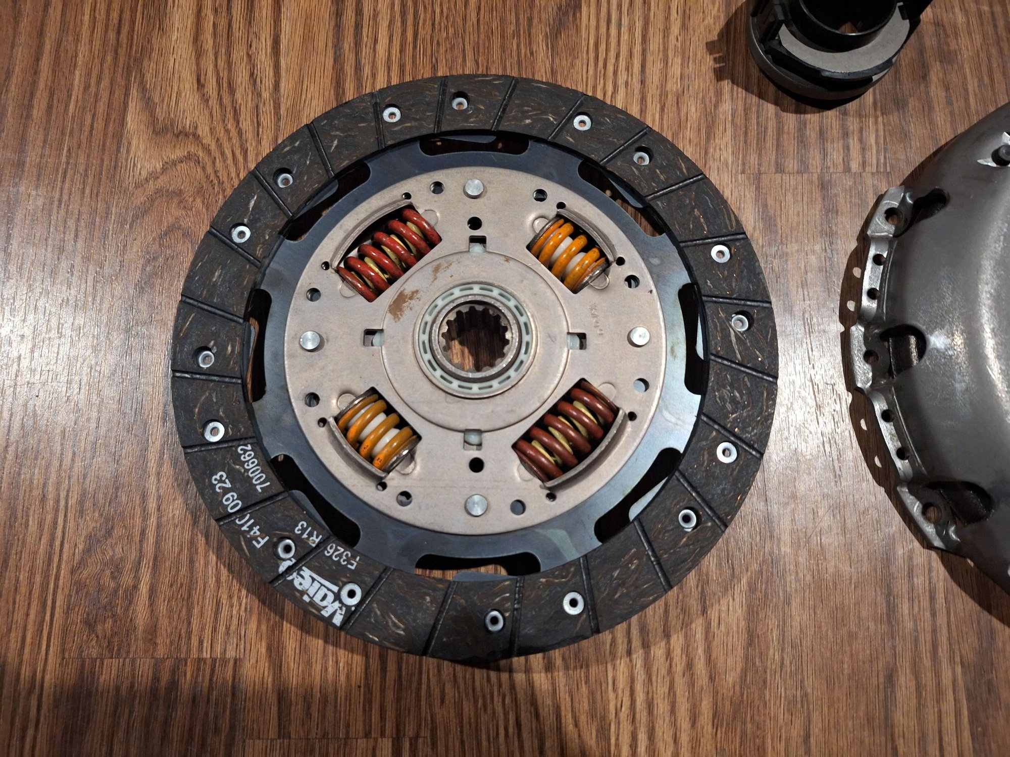 Drivetrain - R53 Valeo Single Mass Flywheel Clutch Service Kit - 52151204 - New - 2002 to 2006 Mini R53: "Mk I" Mini Cooper S - Cockeysville, MD 21030, United States