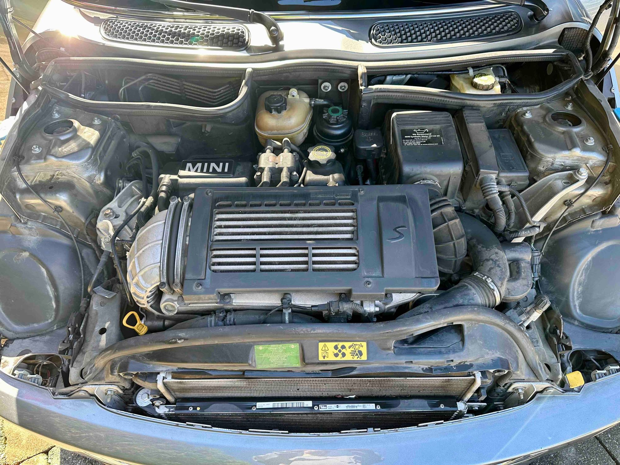 2004 Mini R53: "Mk I" Mini Cooper S - 2004 MINI Cooper S - Loaded, only 81.5k miles, great condition, stock, extras! - Used - VIN WMWRE33494TD82199 - 81,450 Miles - 4 cyl - 2WD - Manual - Coupe - Silver - Portland, OR 97229, United States