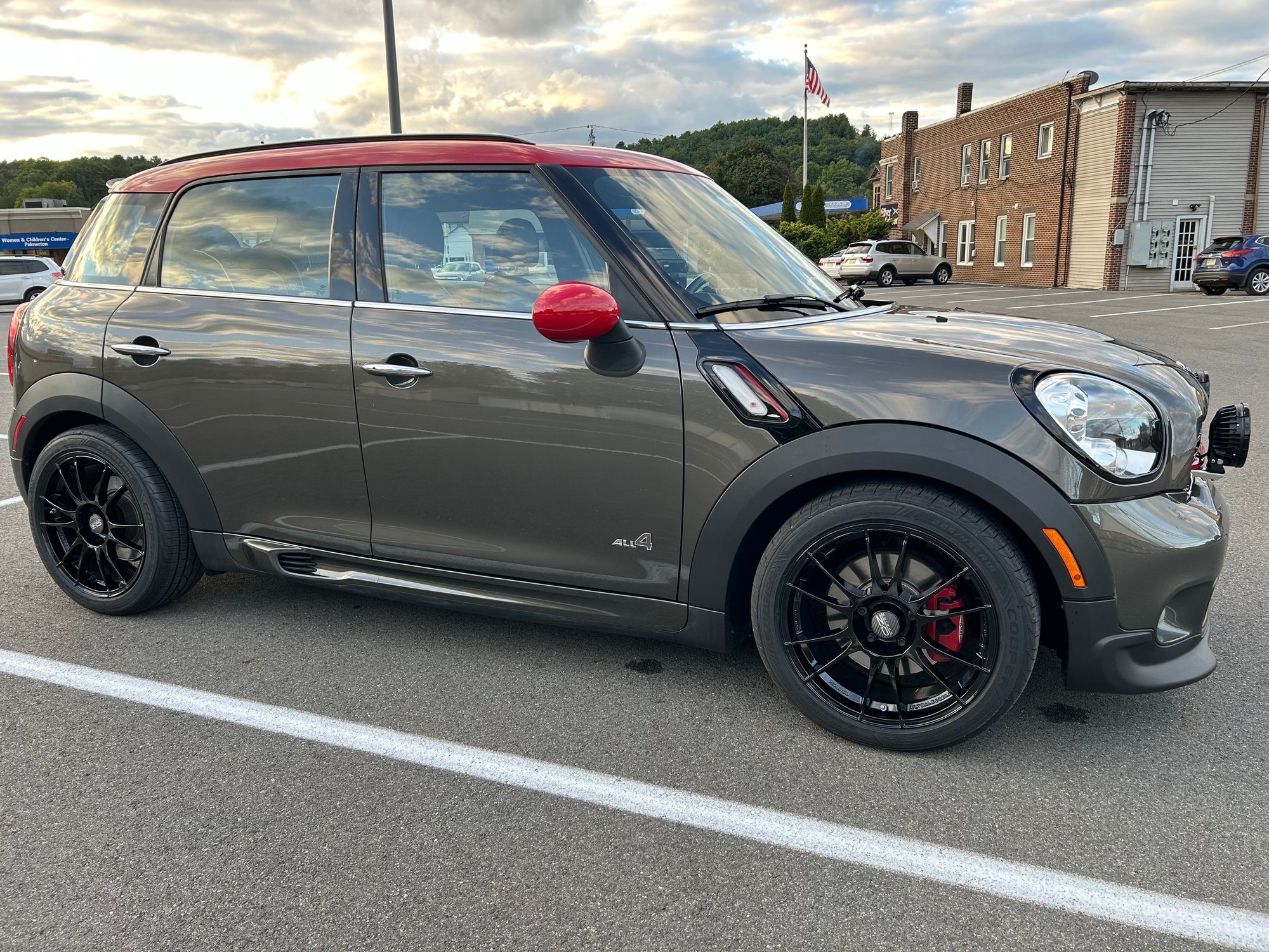 Wheels and Tires/Axles - R60 R61 - 18x8 OZ Ultraleggera Wheels w/ Nearly New Tires - Used - All Years  All Models - Palmerton, PA 18071, United States