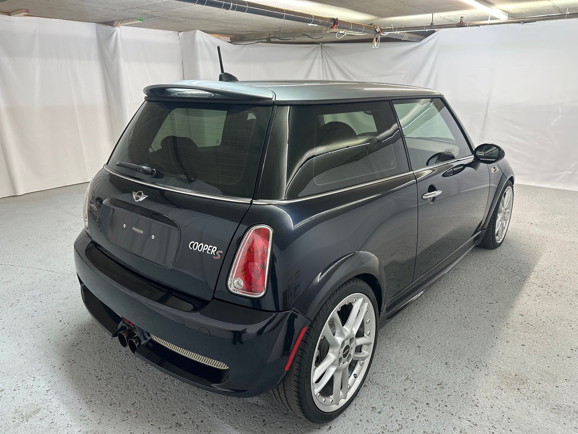 2006 Mini R53: "Mk I" Mini Cooper S - MINI R53 2006 Factory JCW Slicktop Checkmate - Used - VIN WMWRE33536TL21407 - 35,000 Miles - 4 cyl - 2WD - Manual - Hatchback - Black - Montreal, QC H2T2J2, Canada