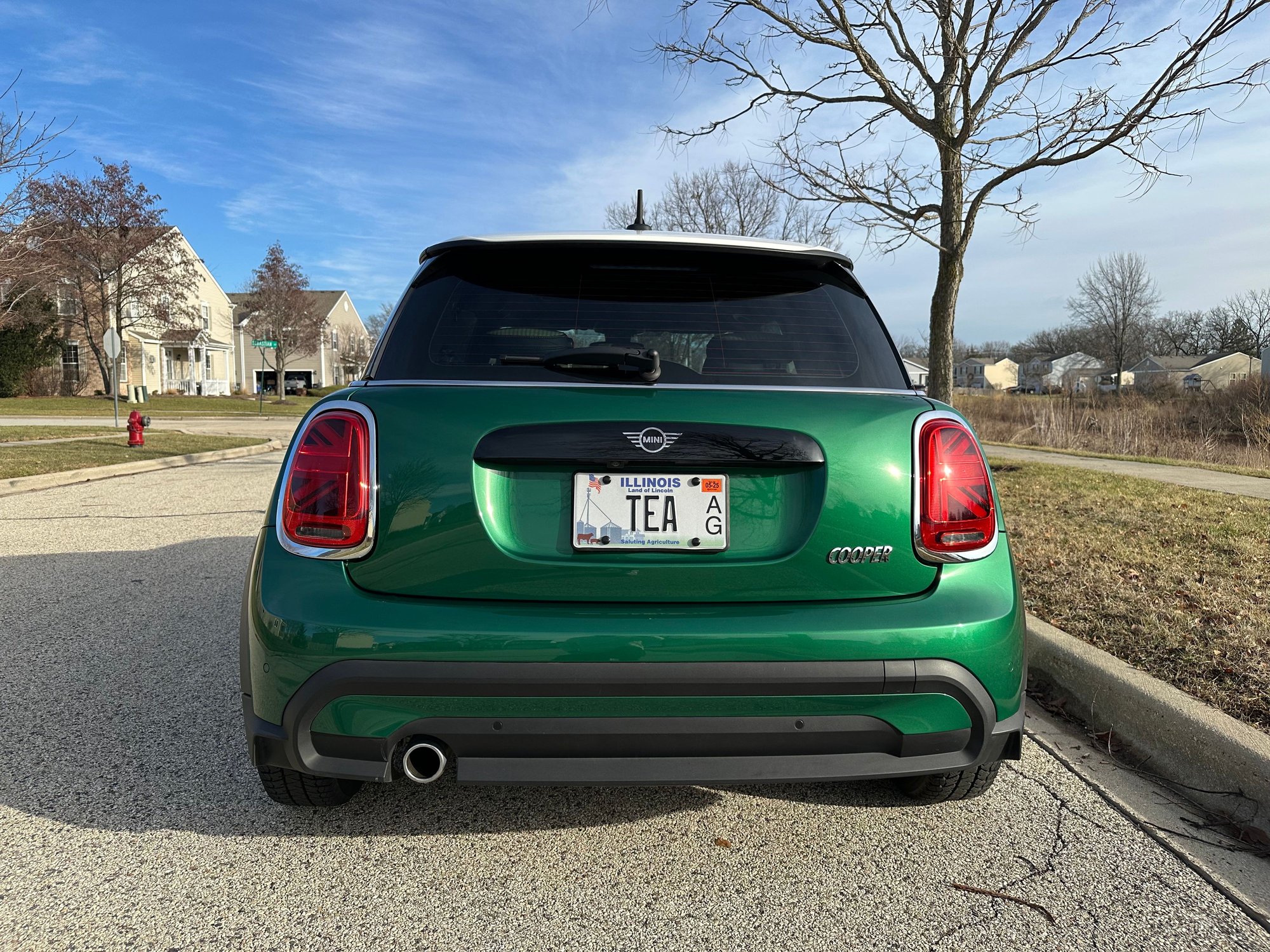 2024 Mini F56: Mini Hatch/Hardtop - 2024 Mini Cooper Hardtop 3-door 6spd - Green on Tan with Low Miles! - Used - VIN WMW33DH08R2U53099 - 12,900 Miles - 3 cyl - 2WD - Manual - Hatchback - Other - Madison, WI 53705, United States