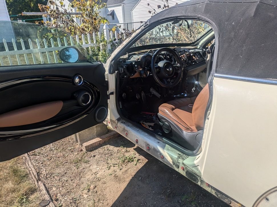 2013 Mini R59: Roadster - Free parts you pay shipping - Delphos, OH 45833, United States