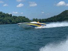 Q laying it down with us on Beaver Lake this weekend. 
