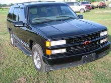 1999 Tahoe SS (pre Limited) with most of the police package options, just not the 130 mph speedometer
18&quot; custom Gear wheels and the Real tried and true Chevy v8 350 (Vortec)