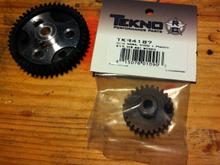 Tekno 27T pinion and Ofna DM-1 center spool mount used as spur-to-pinion adapter