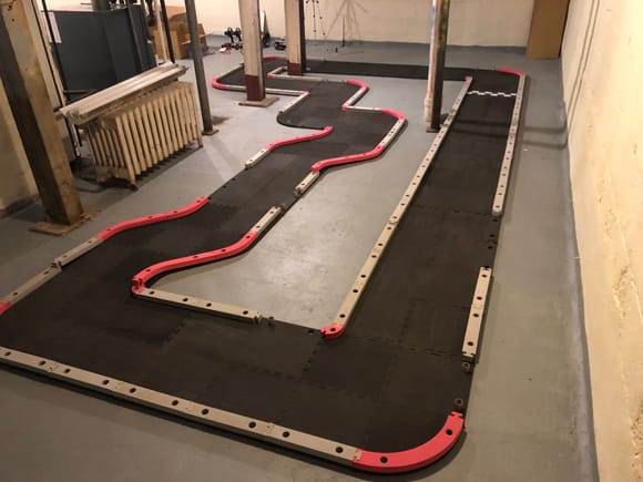 Forgot to post these pictures. First try at a layout. Just used 1 chicane kit, 3 sections of straight.  Didn’t get chance to try it yet. 