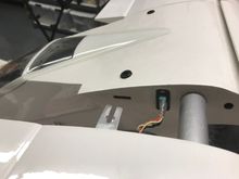 One connector for both flaps and ailerons.