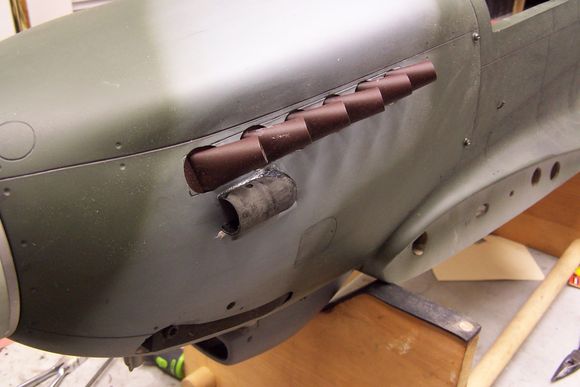 Here is scoop sending cooling air to carb