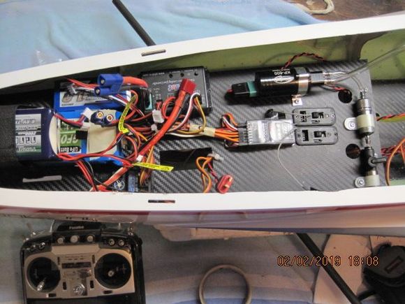 Added EC3 connectors for the retract battery