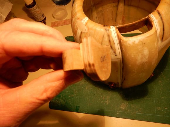 Exact fit inner form to make screen "stop" ledge to cement screen up against it.