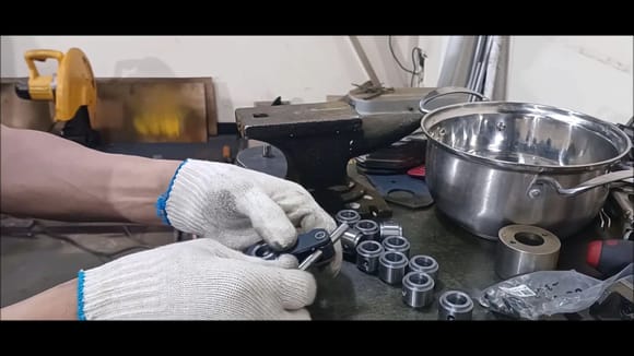 Performance test by inserting a round bar into the heat treatment part