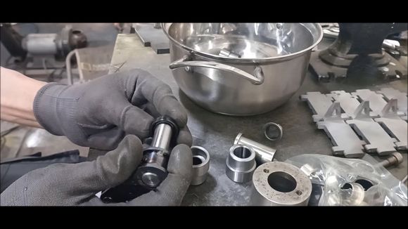 Grease oil seal check