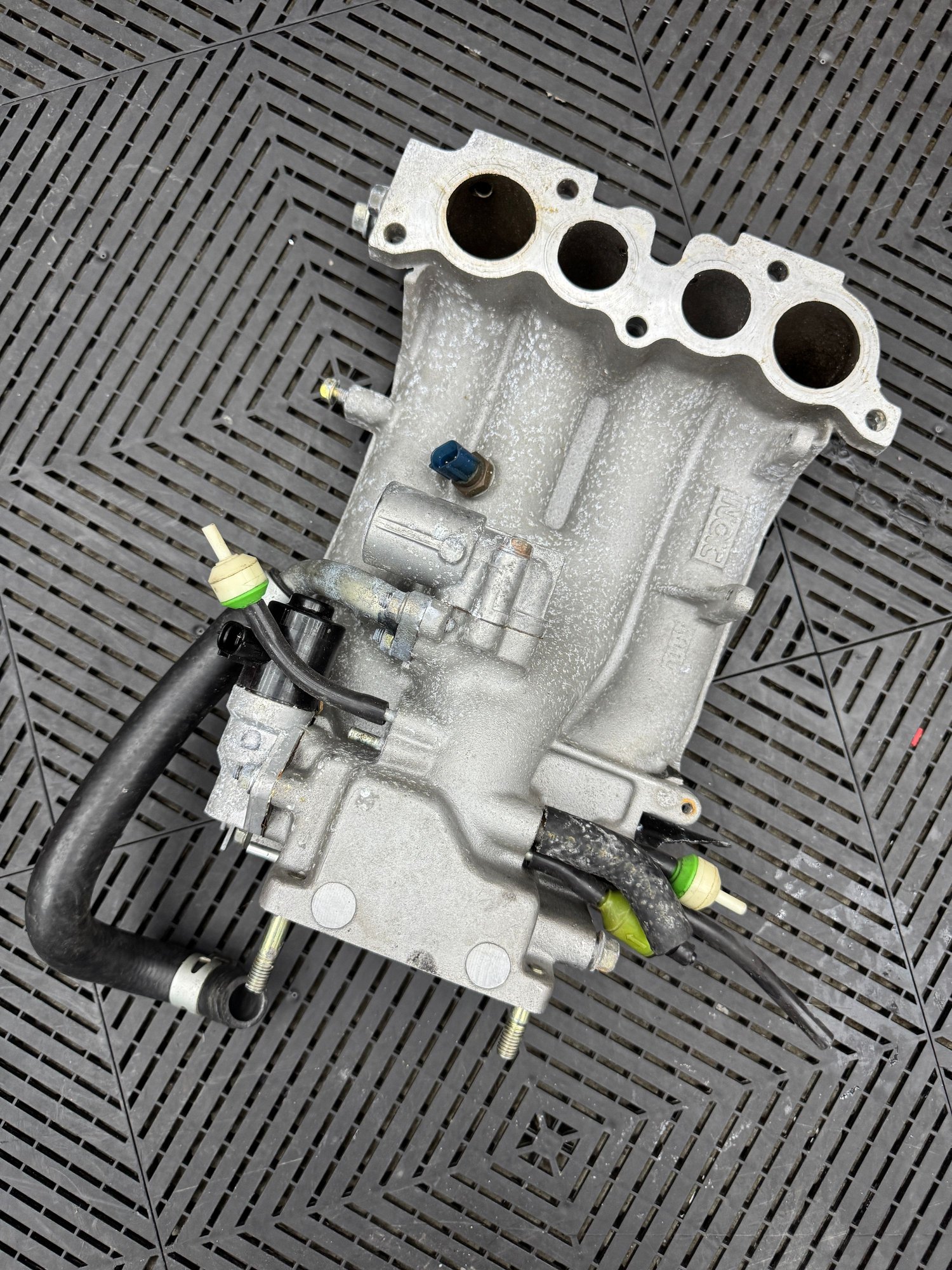 Engine - Intake/Fuel - Mazda RX7 FD3S Upper Intake Manifold - Used - 1992 to 2002 Mazda RX-7 - Birmingham, MI 48323, United States