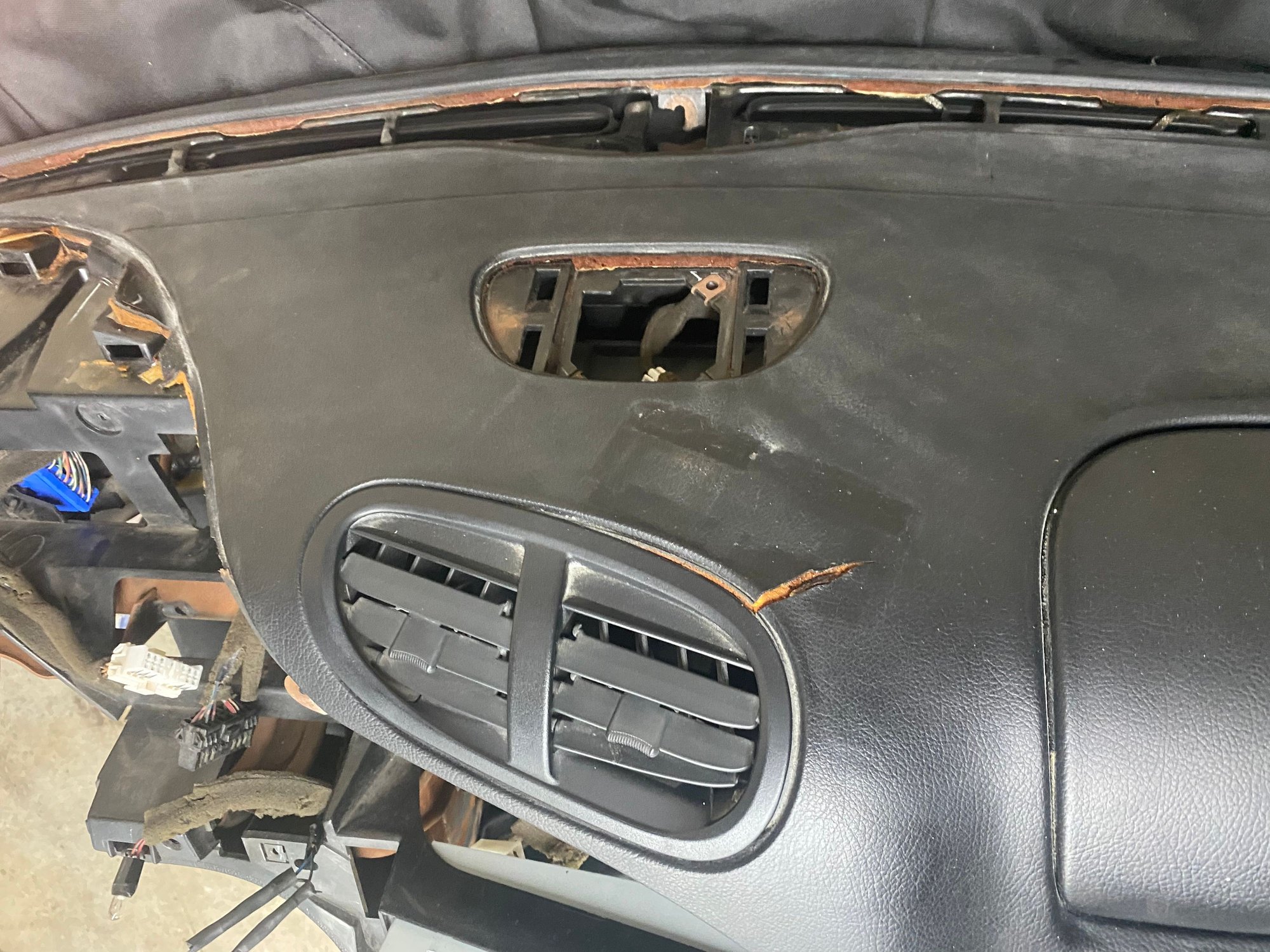 Interior/Upholstery - Cracked 94 Dash - Used - 0  All Models - Woodhaven, NY 11421, United States