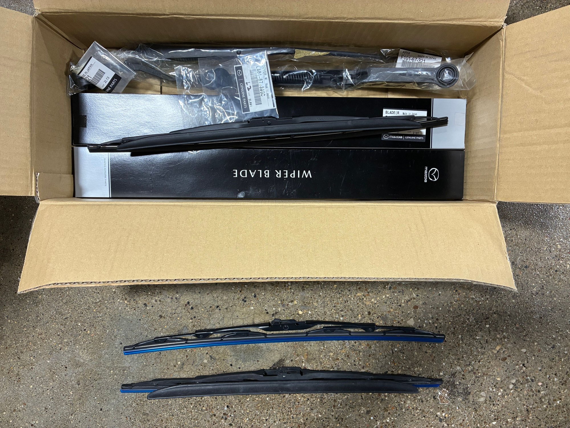 Exterior Body Parts - Rear diffuser, OEM spoiler, carbon fiber duct, lights, etc - Used - -1 to 2027  All Models - Lexington, KY 40508, United States