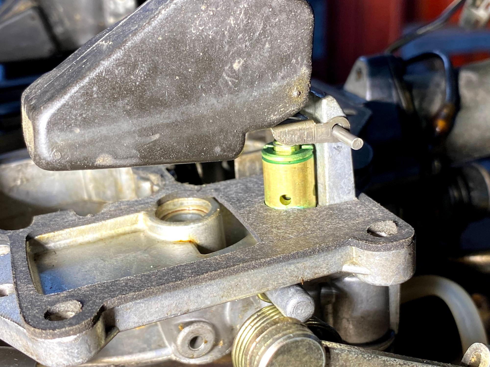 Rebuilt nikki carb stopped flowing fuel through venturis, lots green