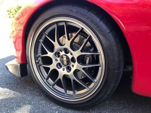 18” BBS RG-R wheels Fr 8.5J inset 36.  Rr 9.5J inset 38