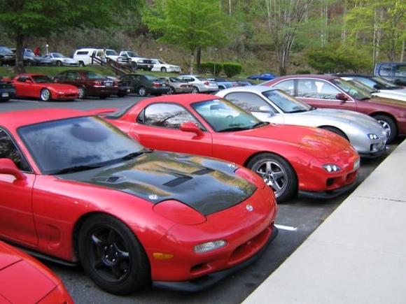 How many RX-7s in this picture?