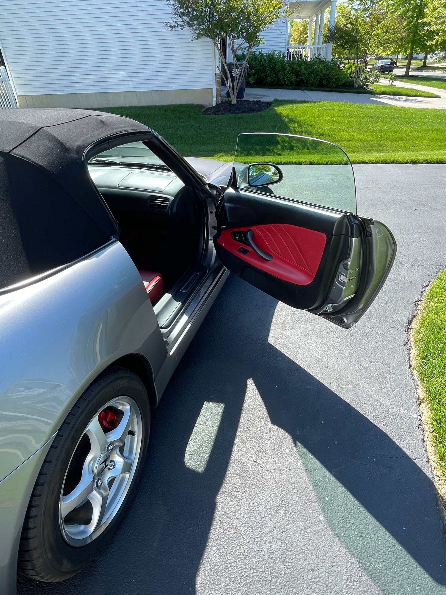 2000 Honda S2000 - Mid Atlantic - 00 Silverstone/Red One Owner with 59K miles - Used - VIN jhmap1148yt007083 - 58,852 Miles - 4 cyl - 2WD - Manual - Convertible - Silver - Middletown, DE 19709, United States