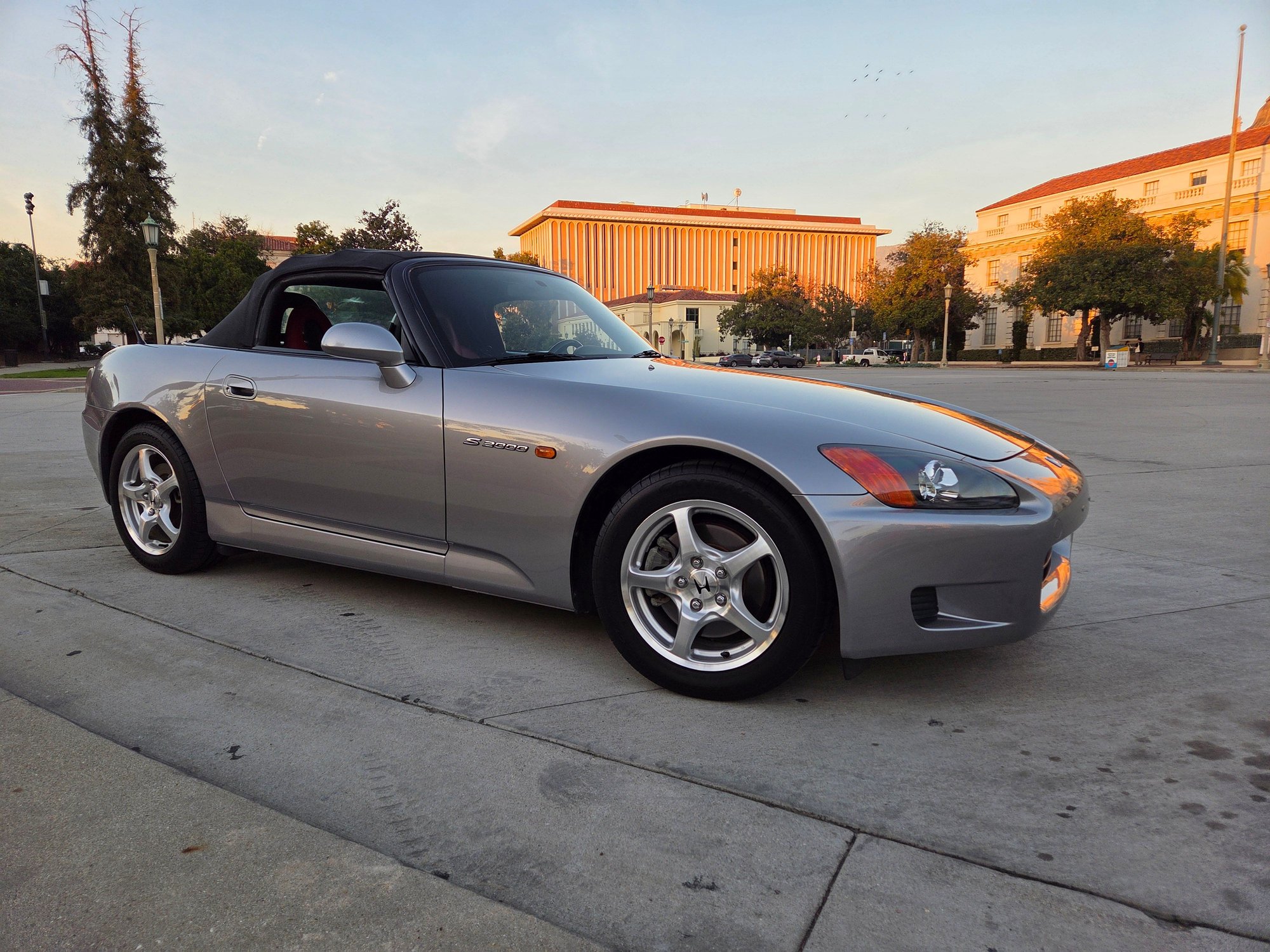 2000 Honda S2000 - Beautiful 2000 Honda S2000 - Used - VIN JHMAP1147YT007530 - 4 cyl - 2WD - Manual - Convertible - Silver - Glendale, CA 91203, United States