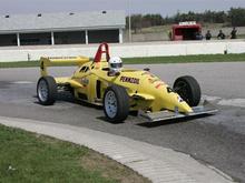 f2000_3.jpg