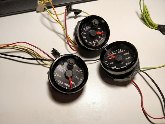 Speed Hut gauges 