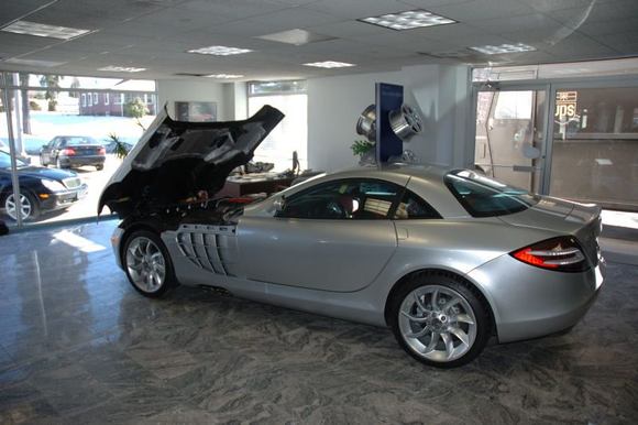 slr_hood_up.jpg