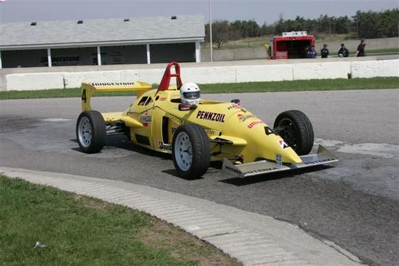 f2000_3.jpg