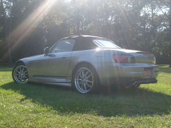 Another rear 1/4 shot.