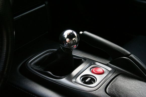 S2000_knob.interior_LR.jpg