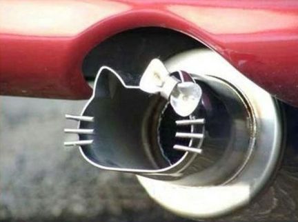 hello_kitty_exhaust_pipe.jpg
