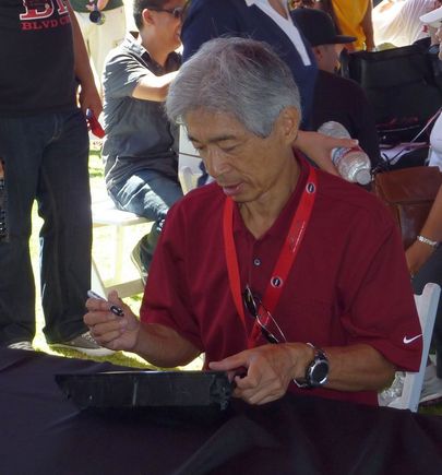 Uehara-san_signs.jpg