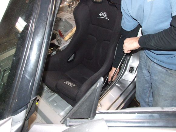 Adjusting seat location