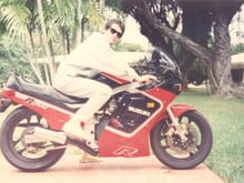 me in my early days with the bike i learned to drive ,couldnt even go from 1st gear at the beginning ,Coral gables Fla 1988,the easy way that they make the roads helped me a lot to learn there ,,much easier than my land  .