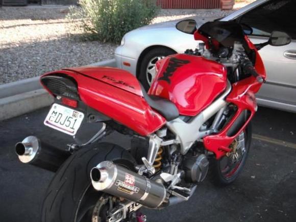 Integrated turn and tail lights.
