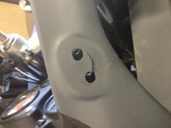 Only crack formed after the 2nd assembly